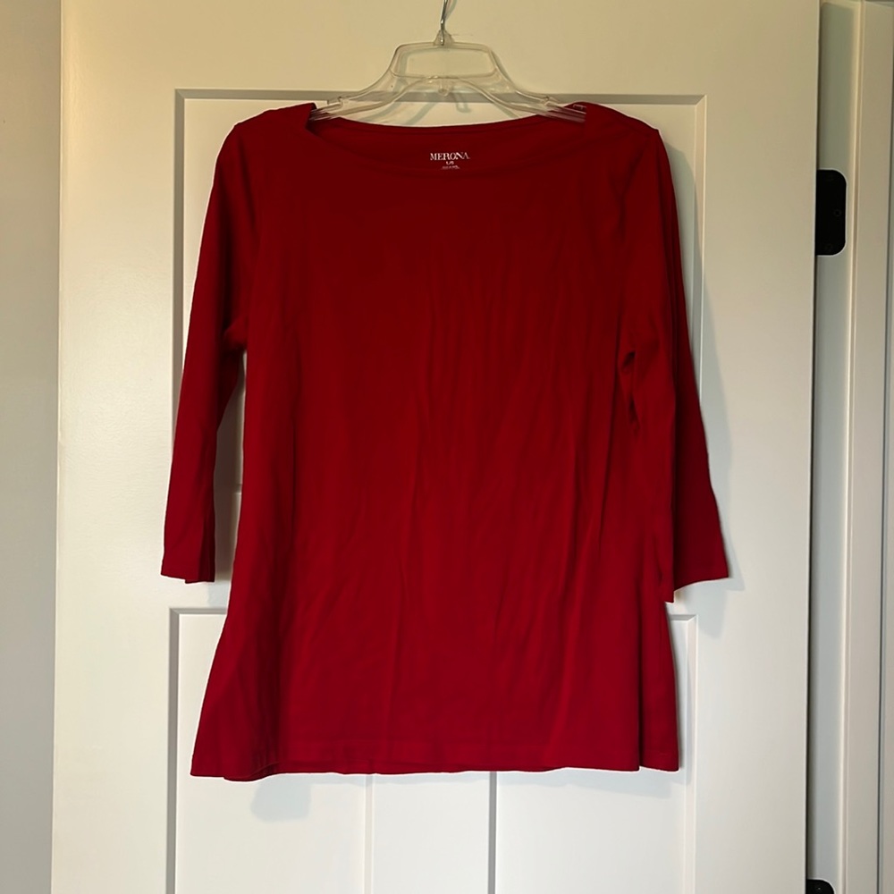 Red 3/4 length sleeve shirt